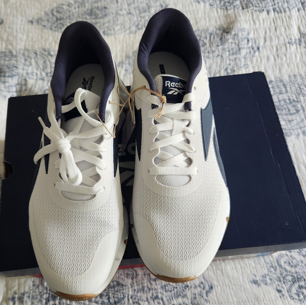 Men's Reebok  white/navy shoes size 9.5